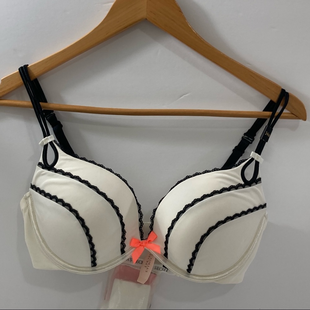 Victoria Secrets Push Up Bra 34D (black &white